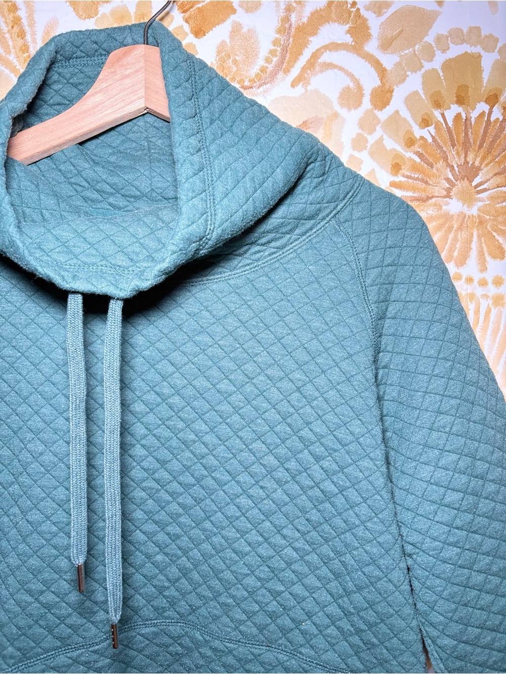Teal Quilted Cowl Neck Pullover Sweatshirt Kangaroo Pocket Thumbholes Athleisure - Picture 6 of 13